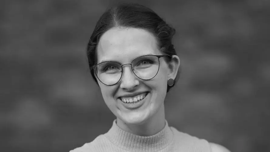6195 2710 2  kathryn woodward